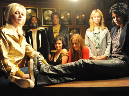 The Runaways, Dakota Fanning, Kristen Stewart The Runaways, Dakota Fanning, Kristen Stewart